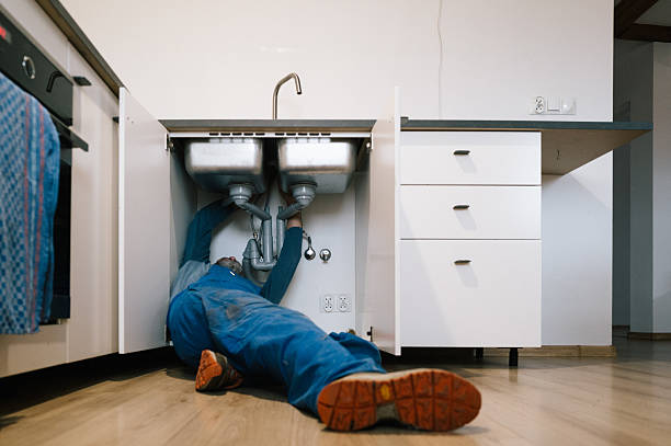 Professional Pipe Repair technician working in Markham, VA